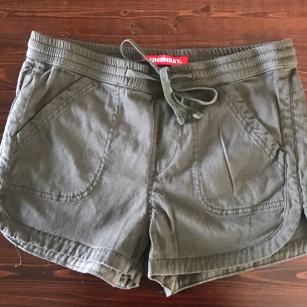 NWOT || Unionbay Olive Green Sateen Shorts